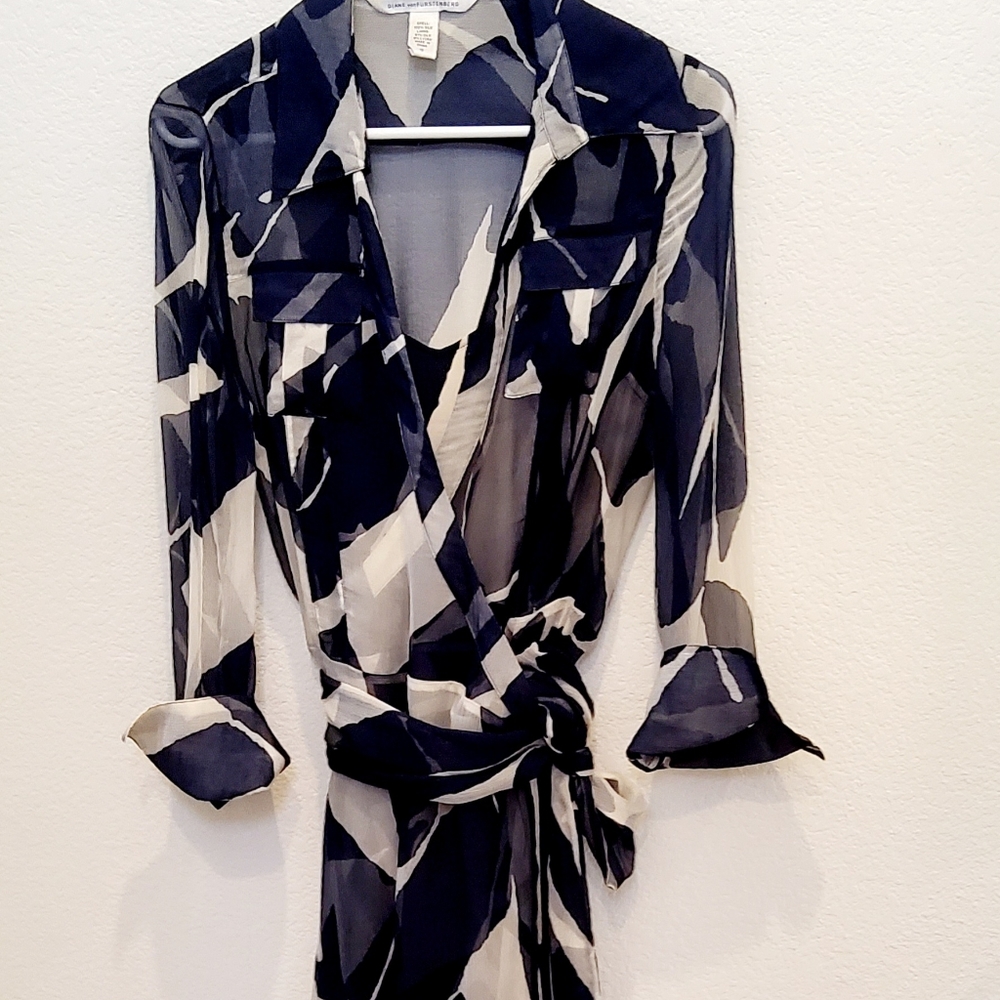 Diane von Furstenberg "Maida" Silk Two- piece Wrap Dress Size 12